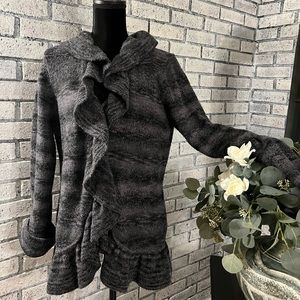 Nine West Ladies Ruffled Gray/Black Sweater NWOT